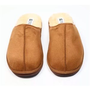 - Rugged Outback Faux Leather Mule Slippers SZ 10! NEW!